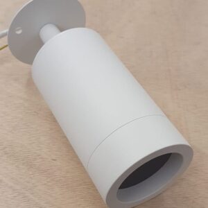 White spot light designed to fit perfectly on an electrircal conduit box.