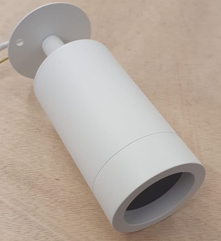 White spot light designed to fit perfectly on an electrircal conduit box.