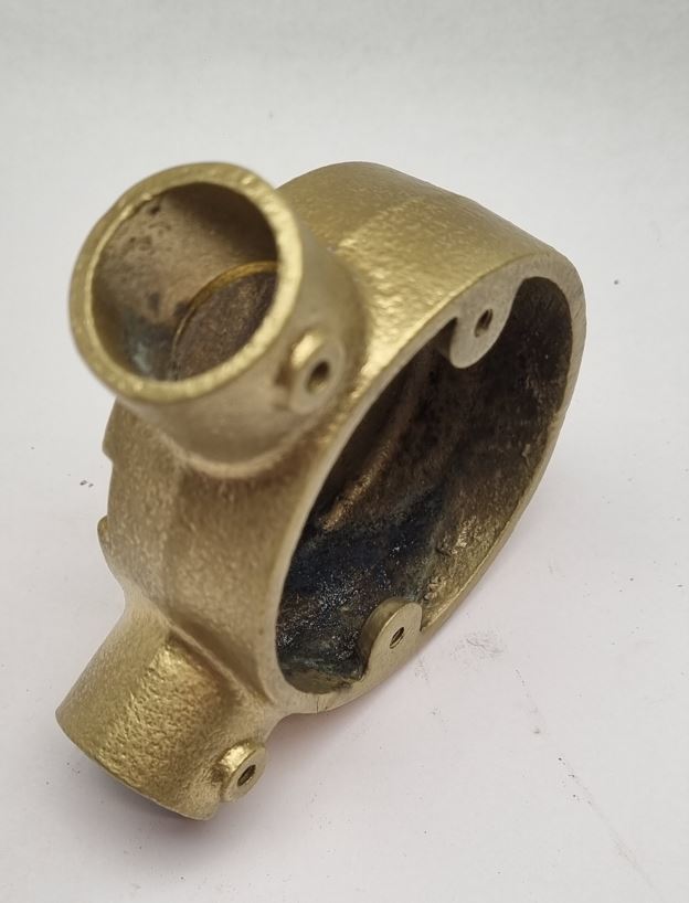 Side view of 20mm brass angle box for surface-mounted electrical conduit.